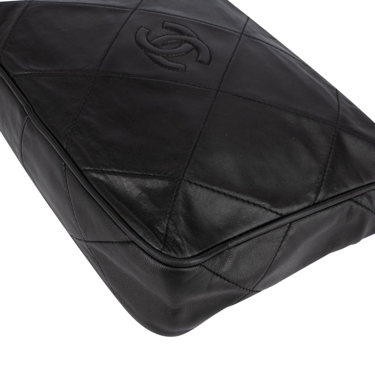 Chanel Chanel Quilted Lambskin Camera Crossbody Bag Zwart