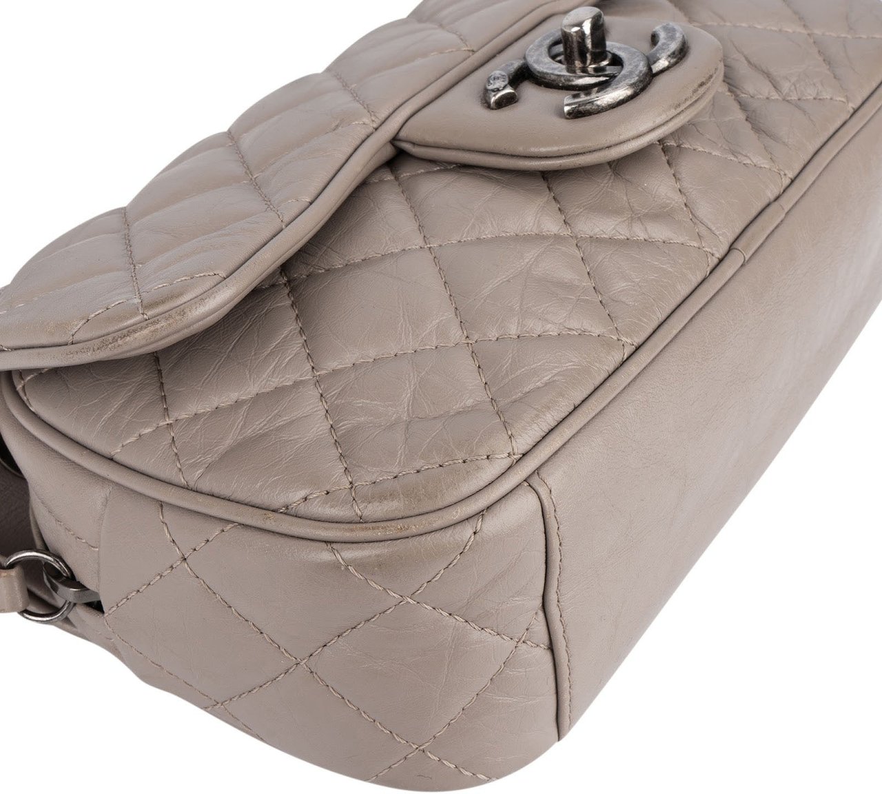 Chanel Chanel Quilted Leather Single Flap Crossbody Bag Donkergrijs