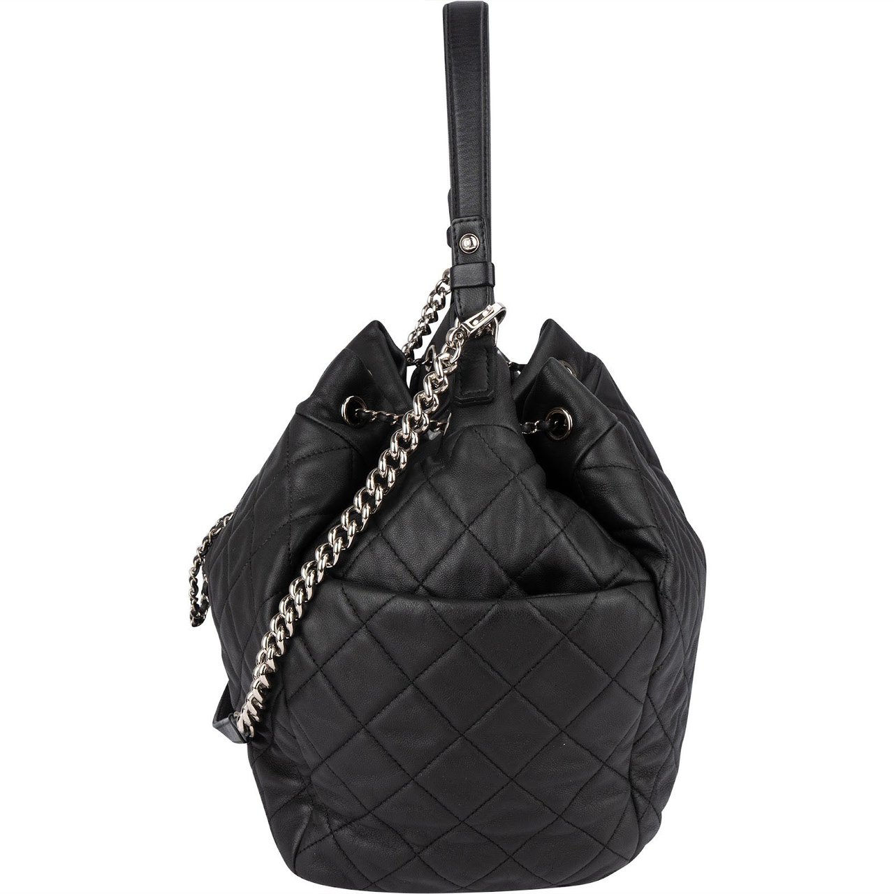 Chanel Chanel Quilted Lambskin Drawstring Bucket Shoulder Bag Zwart