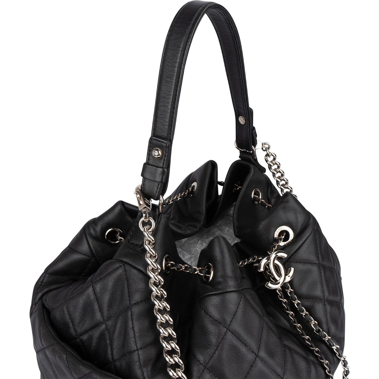 Chanel Chanel Quilted Lambskin Drawstring Bucket Shoulder Bag Zwart