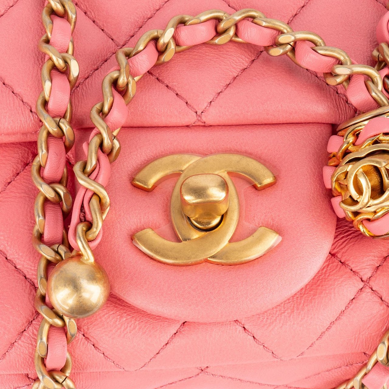 Chanel Chanel Quilted Lambskin Mini Rectangular Single Flap Adjustable Crossbody Bag Rood