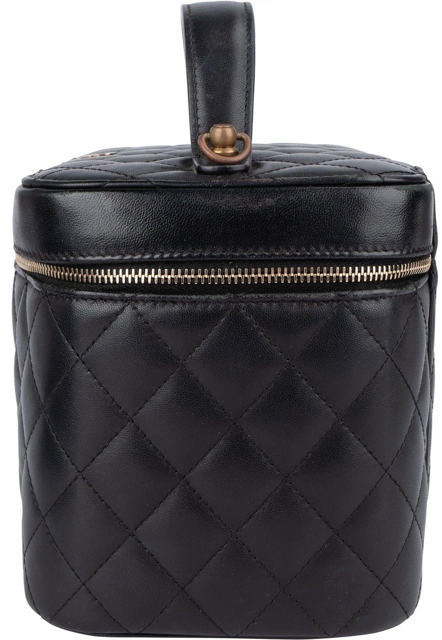 Chanel Chanel Quilted Lambskin Vanity Case Handbag Zwart