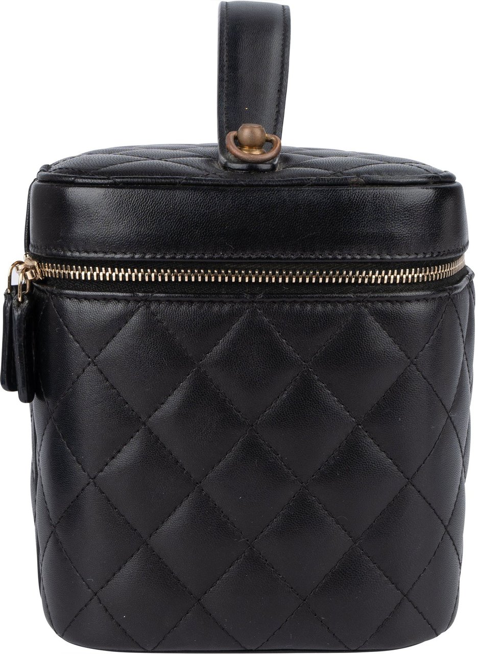 Chanel Chanel Quilted Lambskin Vanity Case Handbag Zwart