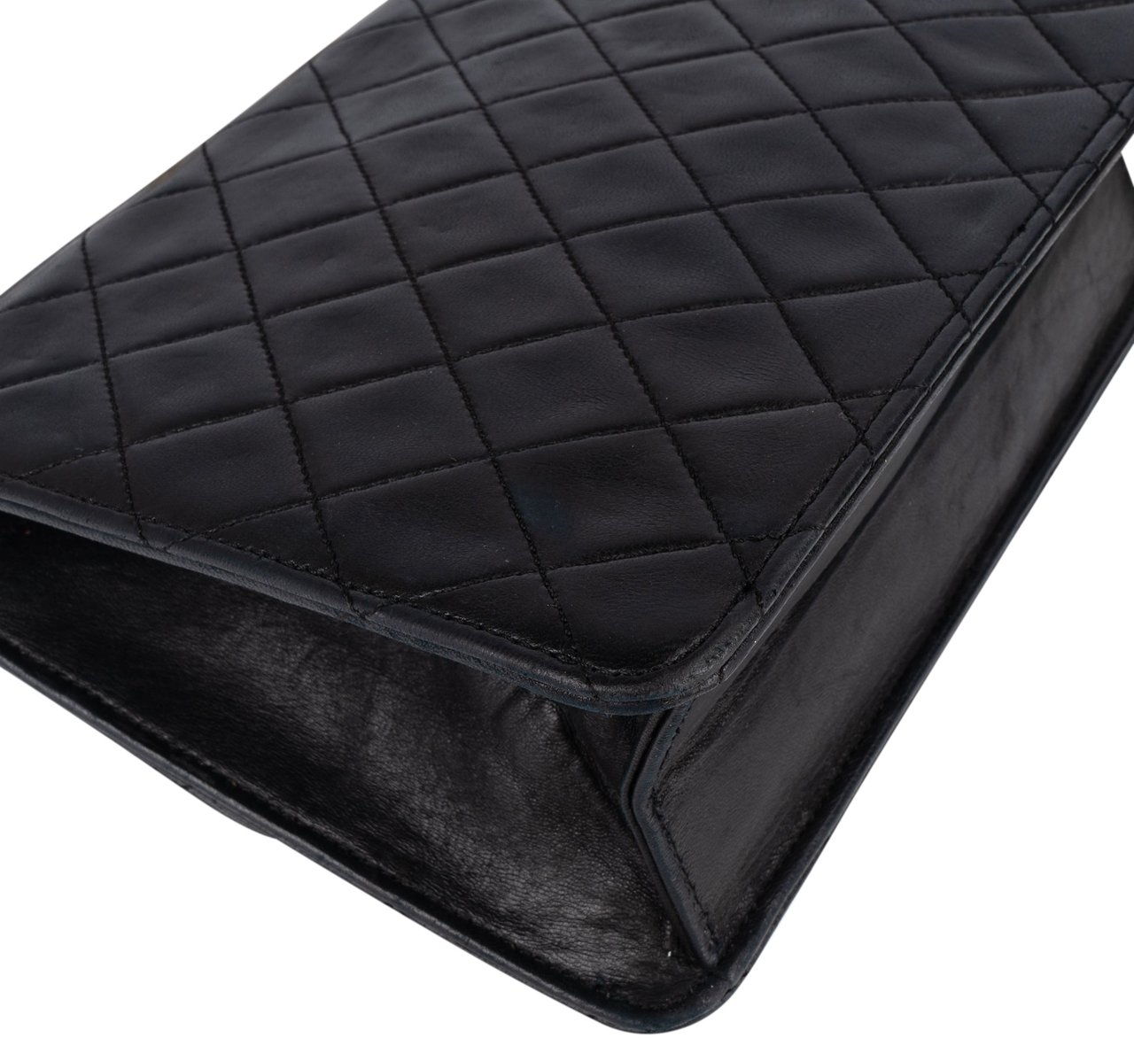 Chanel Chanel Quilted Lambskin 24K Gold Single Flap Shoulder Bag Zwart