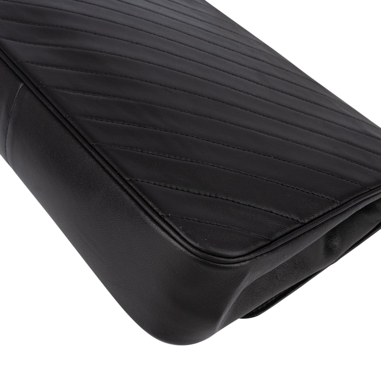 Chanel Chanel Noir Chevron Lambskin Single Flap Shoulder Bag Zwart