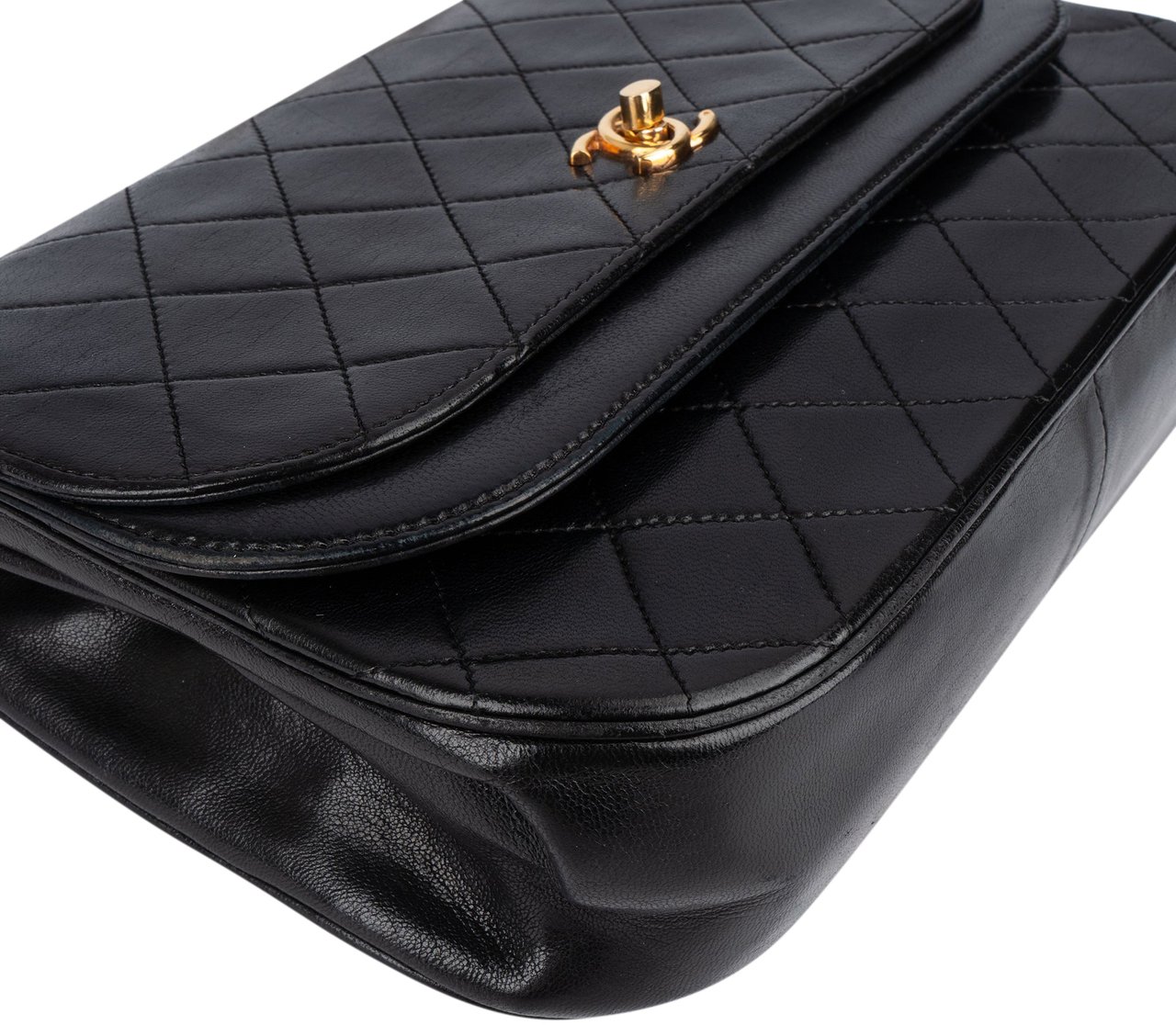 Chanel Chanel Quilted Lambskin 24K Gold Half Moon Double Flap Shoulder Bag Zwart