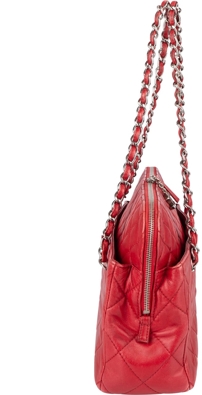Chanel Chanel Rouge Quilted Lambskin CC Shoulder Bag Rood