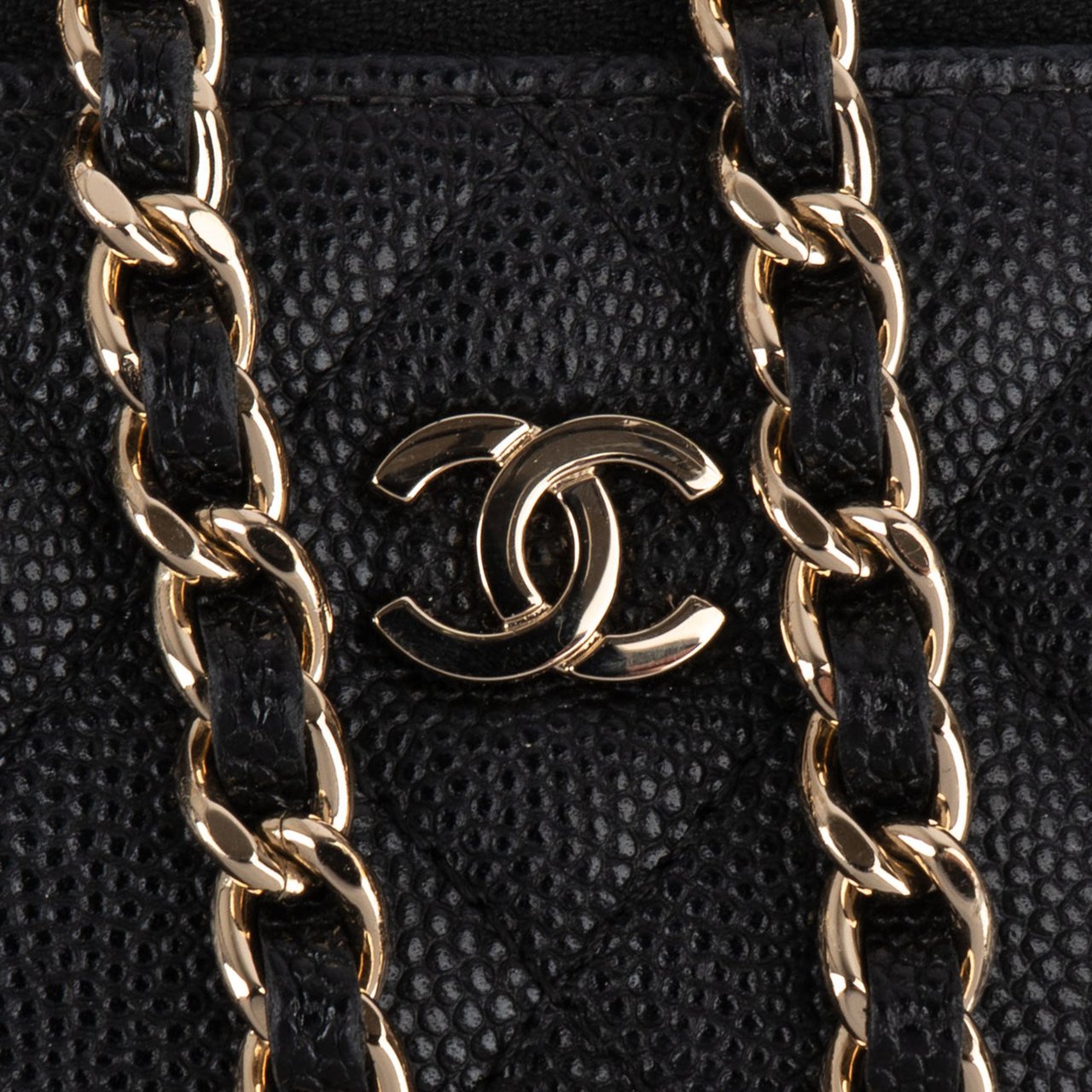 Chanel Chanel Quilted Caviar Leather Vanity Case Crossbody Bag Zwart