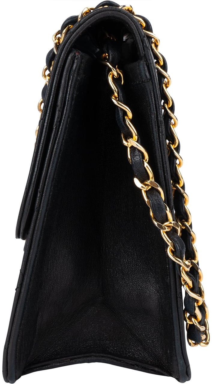 Chanel Chanel Quilted Lambskin 24K Gold Single Flap Crossbody Bag Zwart