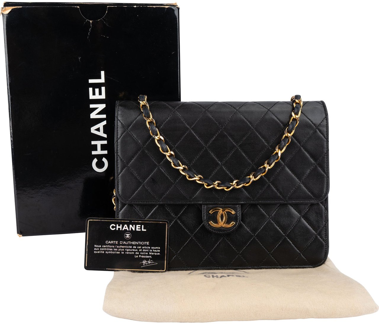 Chanel Chanel Quilted Lambskin 24K Gold Single Flap Crossbody Bag Zwart