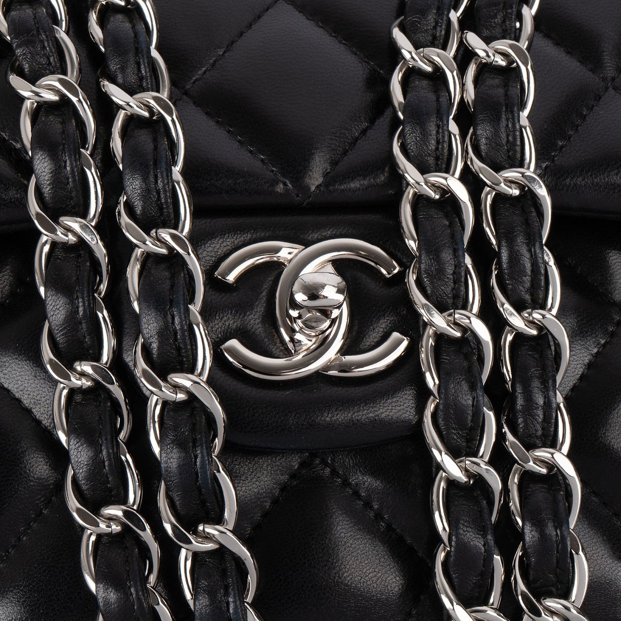Chanel Chanel Quilted Lambskin Jumbo Double Flap Crossbody Bag Zwart