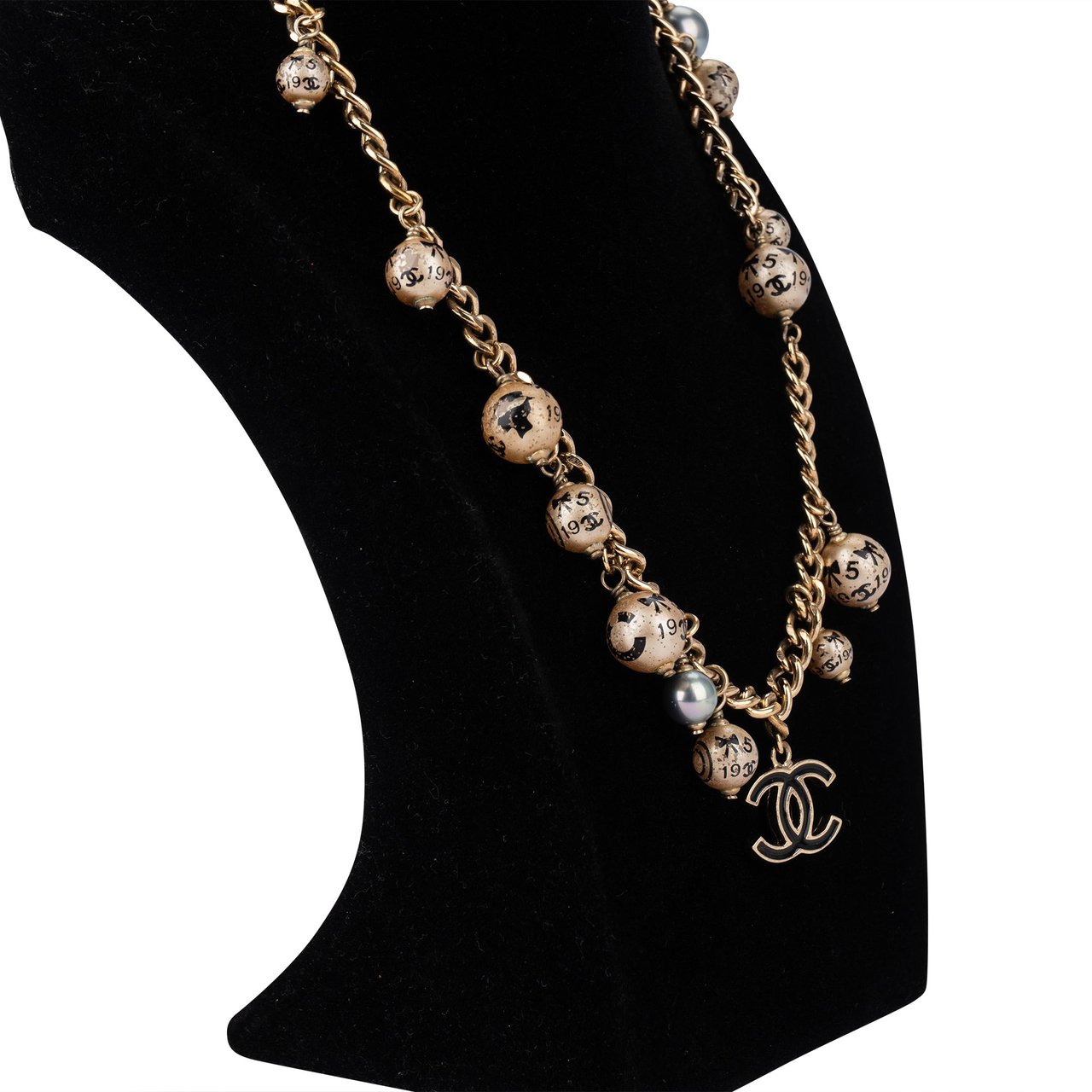 Chanel Chanel CC Pearls Necklace Divers