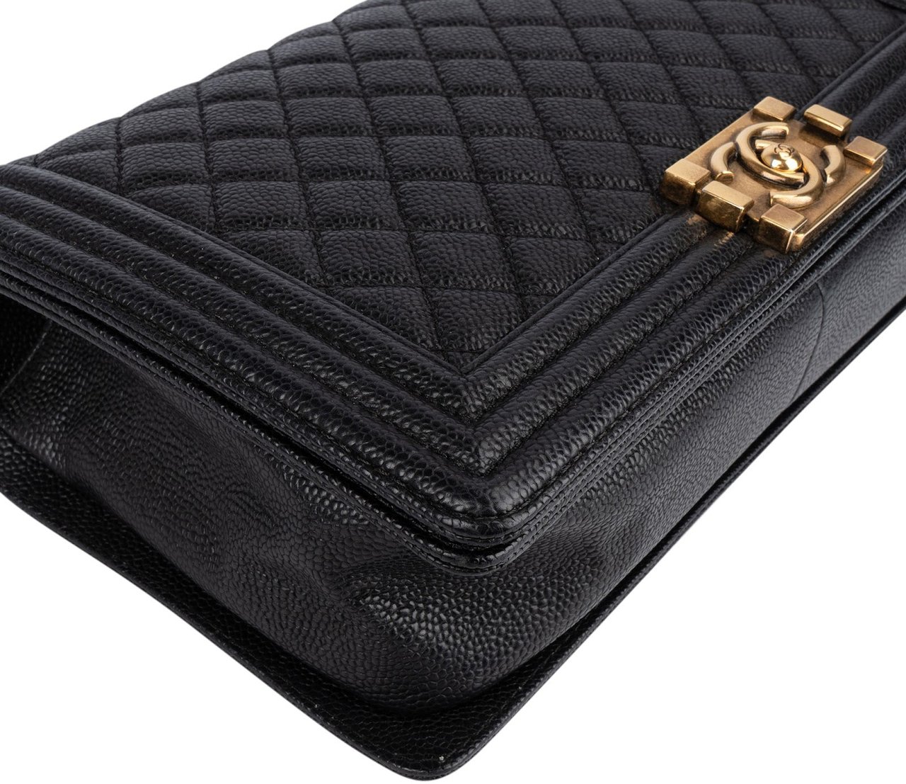 Chanel Quilted Caviar Leather Boy Single Flap Crossbody Bag Zwart