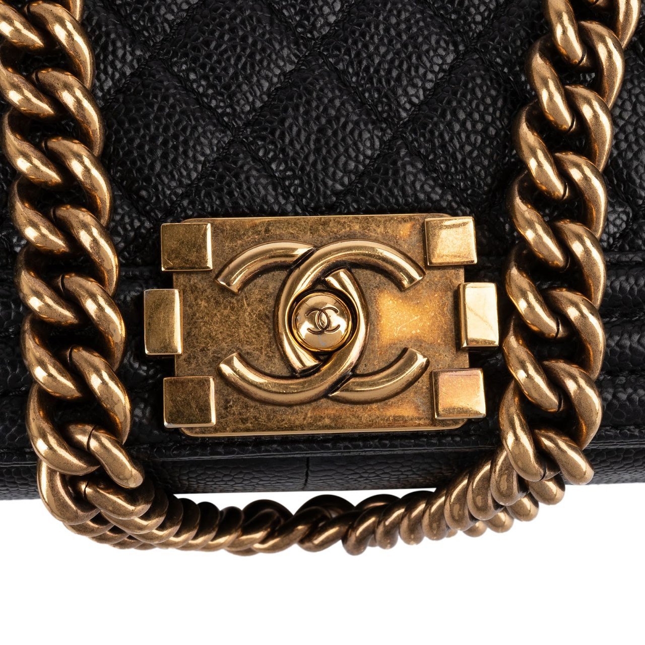 Chanel Quilted Caviar Leather Boy Single Flap Crossbody Bag Zwart