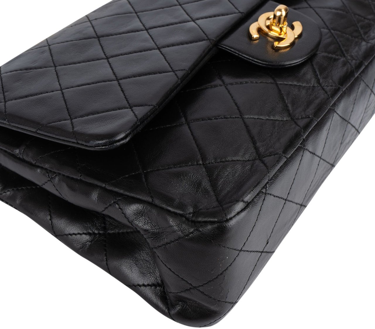 Chanel Chanel Quilted Lambskin 24K Gold Medium Double Flap Crossbody Bag Zwart