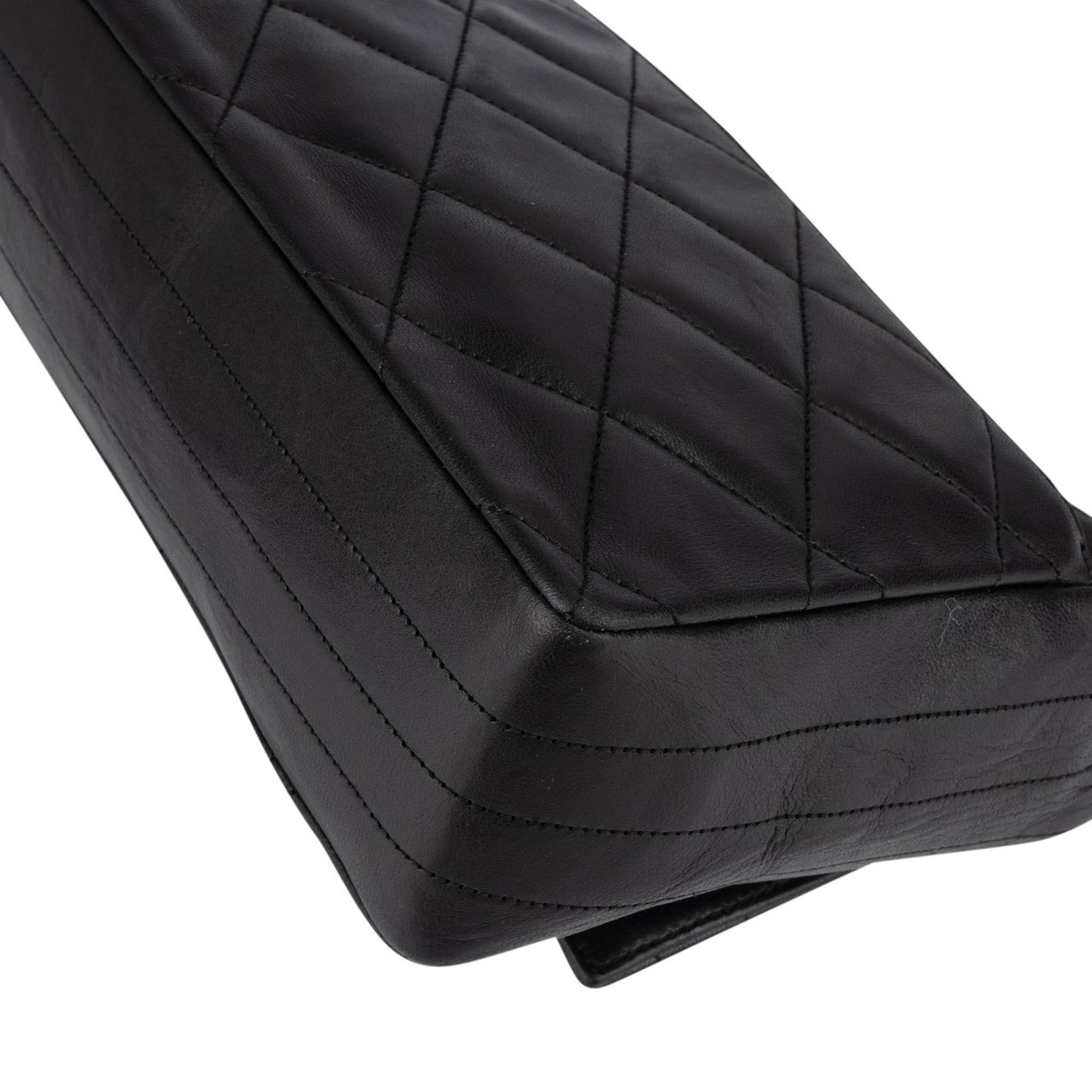 Chanel Chanel Quilted Lambskin 24K Gold Single Flap Crossbody Bag Zwart