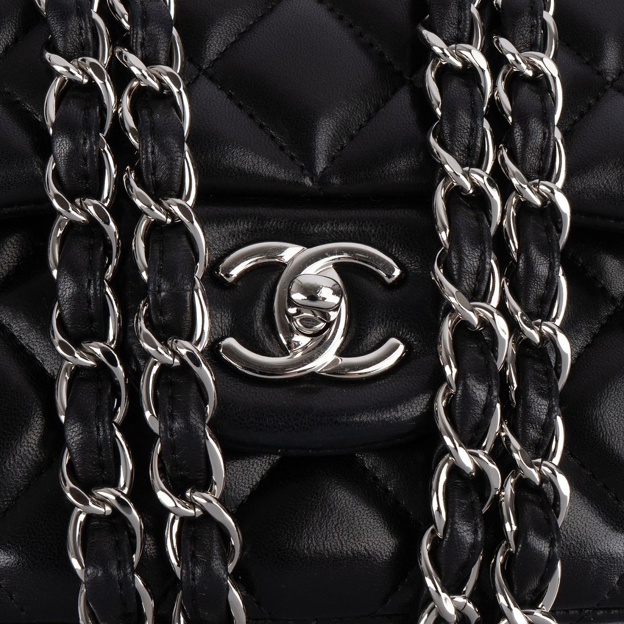 Chanel Chanel Quilted Lambskin Jumbo Double Flap Crossbody Bag Zwart