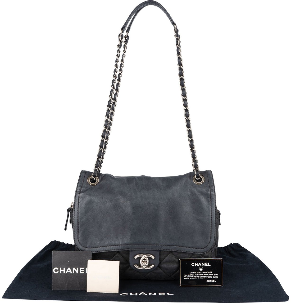 Chanel Chanel Quilted Leather Single Flap Crossbody Bag Zwart