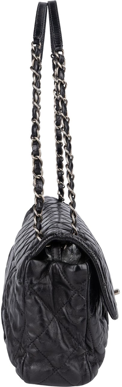 Chanel Quilted Lambskin Single Flap Crossbody Bag Zwart