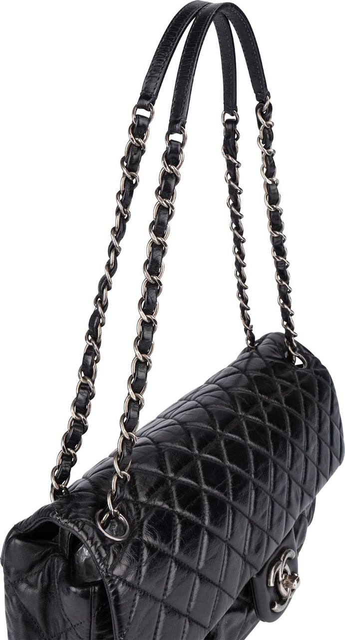Chanel Quilted Lambskin Single Flap Crossbody Bag Zwart