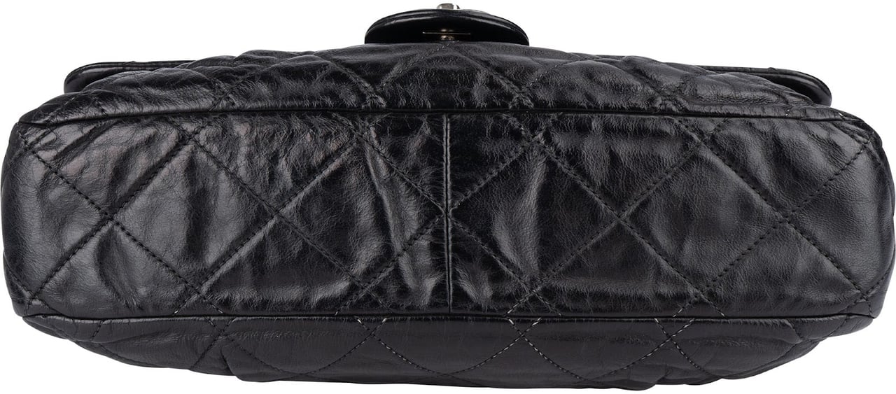 Chanel Quilted Lambskin Single Flap Crossbody Bag Zwart