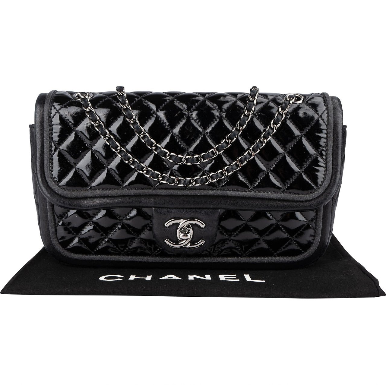 Chanel Chanel Quilted Patent Leather Single Flap Crossbody Bag Zwart