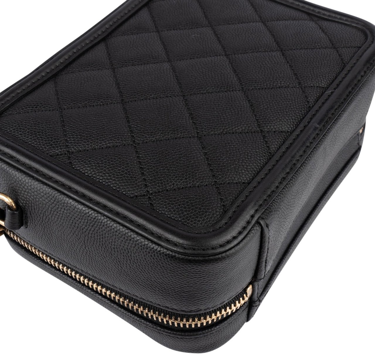 Chanel Quilted Caviar Leather CC Filigree Crossbody Bag Zwart