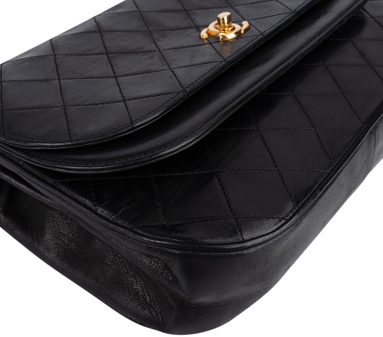 Chanel Quilted Lambskin 24K Gold Half Moon Single Flap Shoulder Bag Zwart