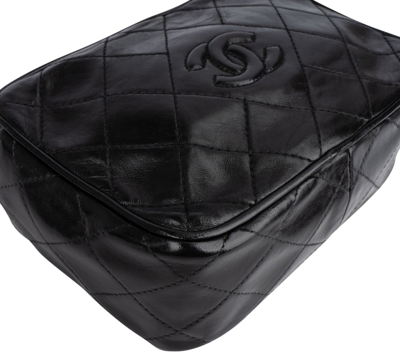 Chanel Quilted Lambskin CC Camera Crossbody Bag Zwart