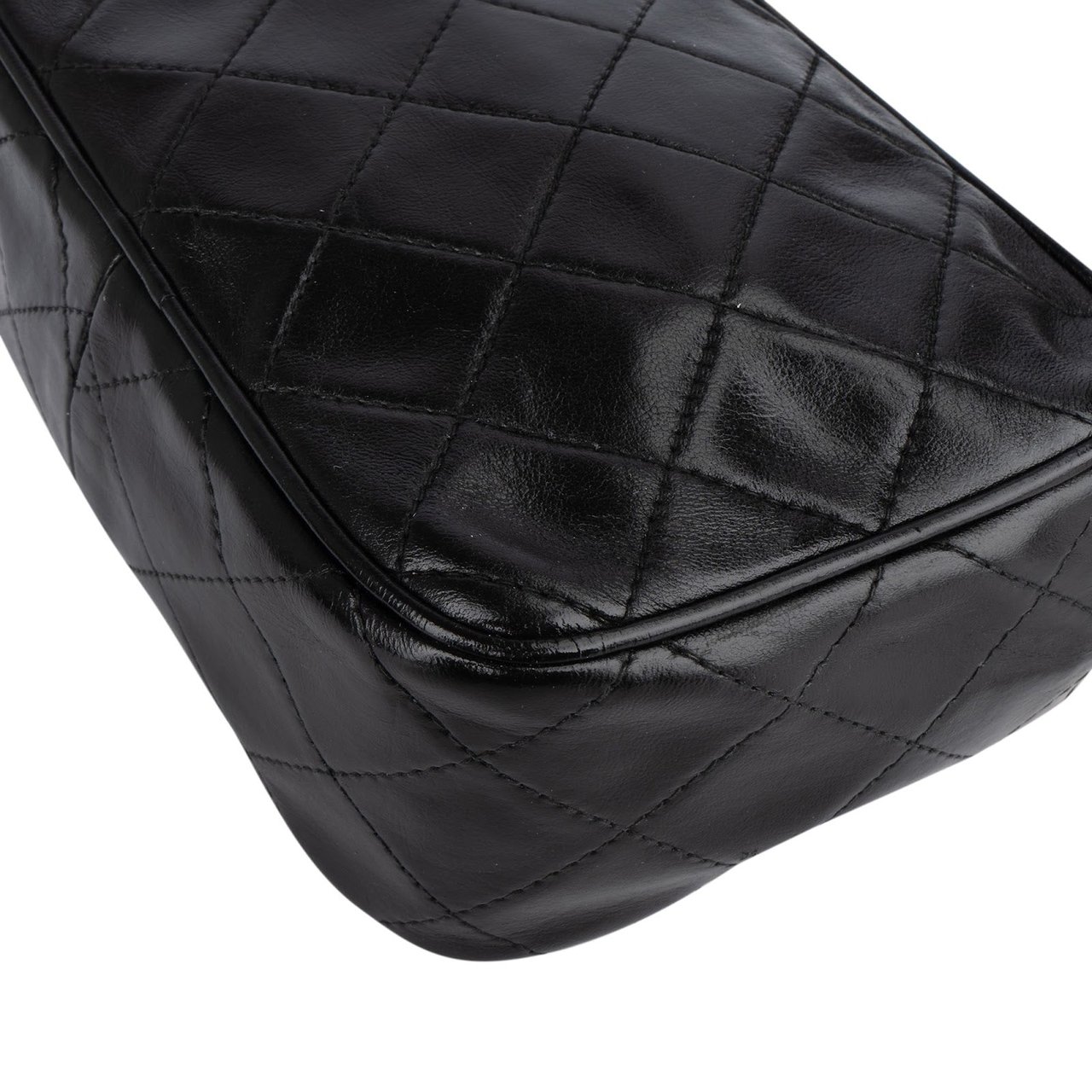 Chanel Quilted Lambskin CC Camera Crossbody Bag Zwart