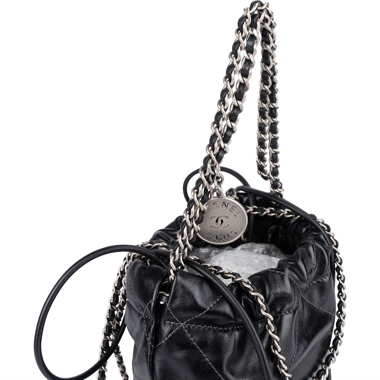 Chanel 22 Quilted Lambskin Ombre Drawstring Crossbody Bag Zwart