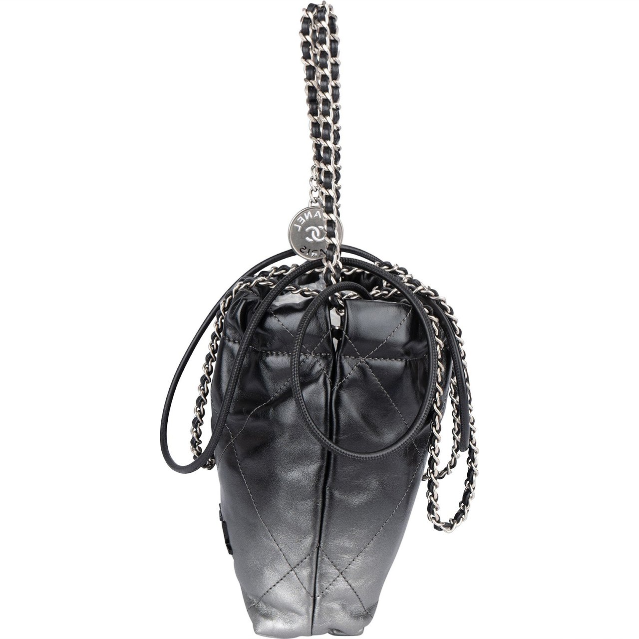 Chanel 22 Quilted Lambskin Ombre Drawstring Crossbody Bag Zwart