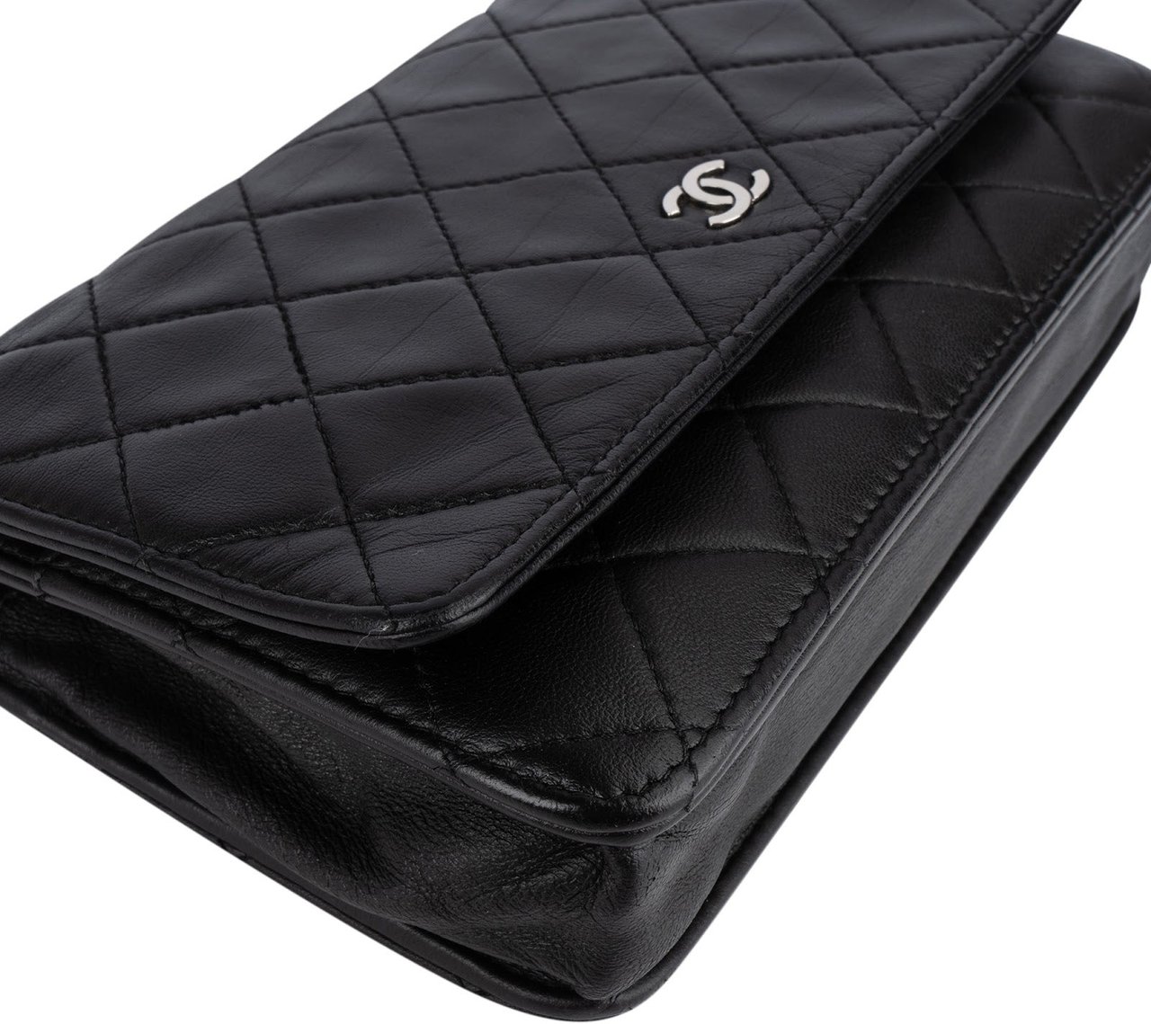 Chanel Chanel Quilted Lambskin CC Wallet On Chain Crossbody Bag Zwart