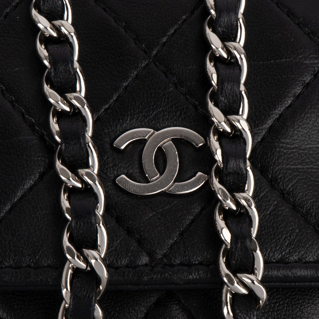 Chanel Chanel Quilted Lambskin CC Wallet On Chain Crossbody Bag Zwart
