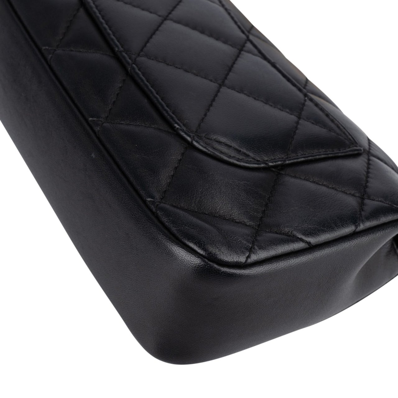 Chanel Quilted Lambskin Heart Charms Mini Rectangular Single Flap Crossbody Bag Zwart