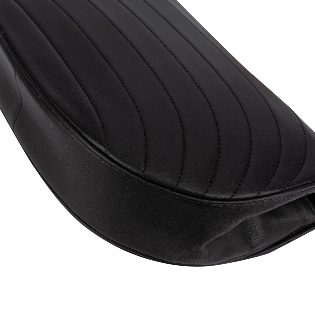 Chanel Chanel Chevron Lambskin Half Moon Single Flap Crossbody Bag Zwart