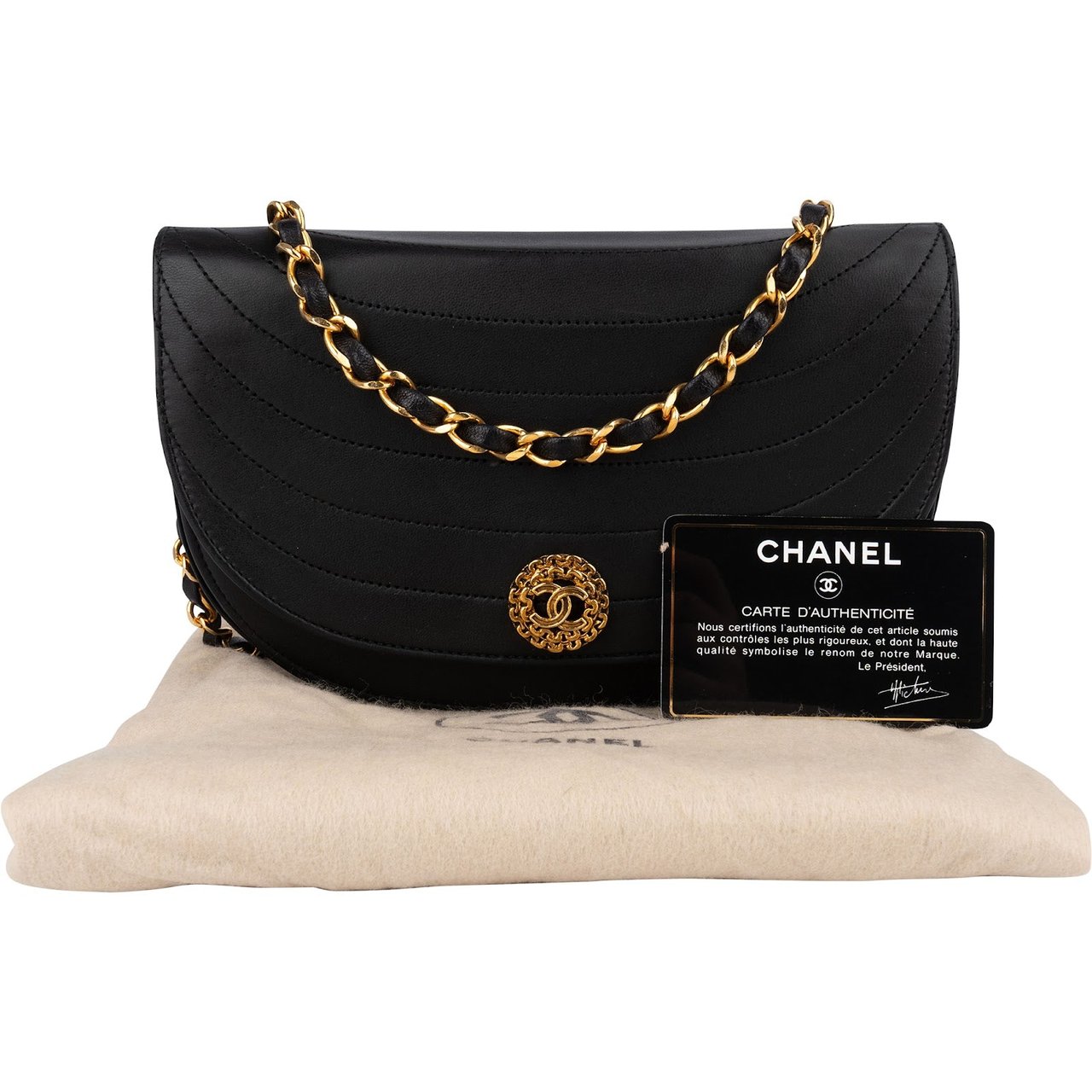 Chanel Chanel Chevron Lambskin Half Moon Single Flap Crossbody Bag Zwart