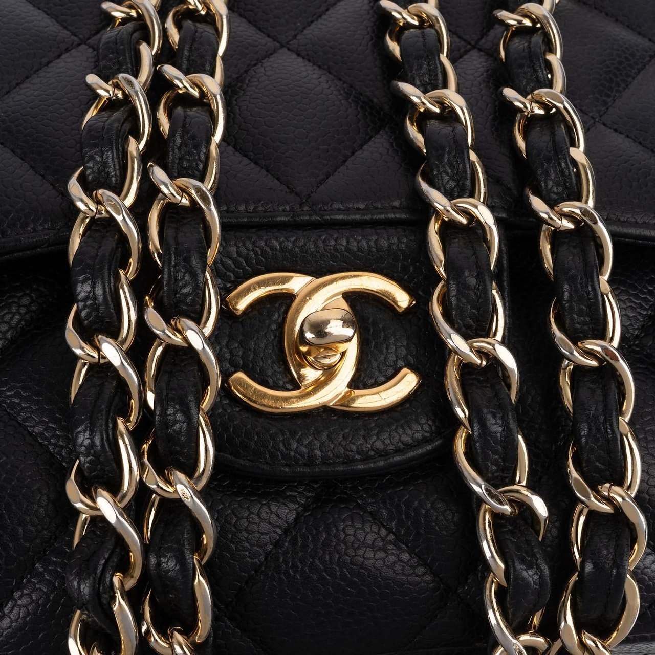 Chanel Chanel Quilted Caviar Leather Jumbo Double Flap Crossbody Bag Zwart