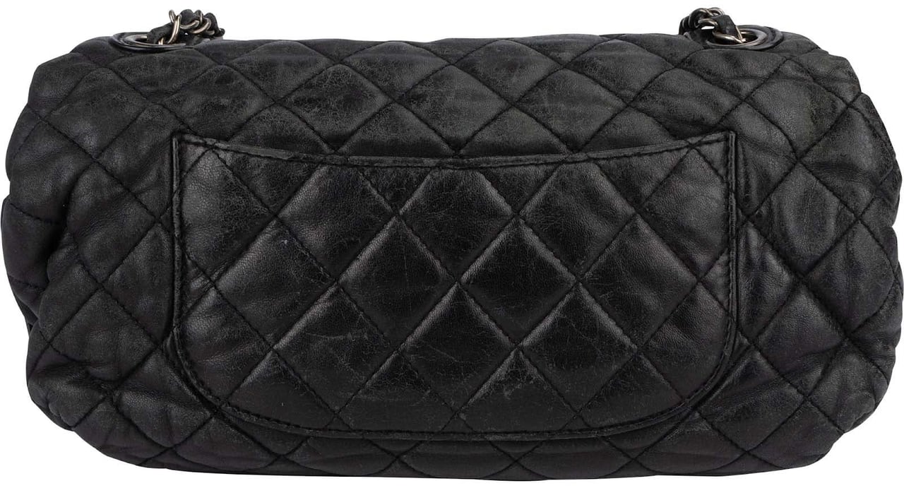 Chanel Chanel Quilted Lambskin Single Flap Crossbody Bag Zwart