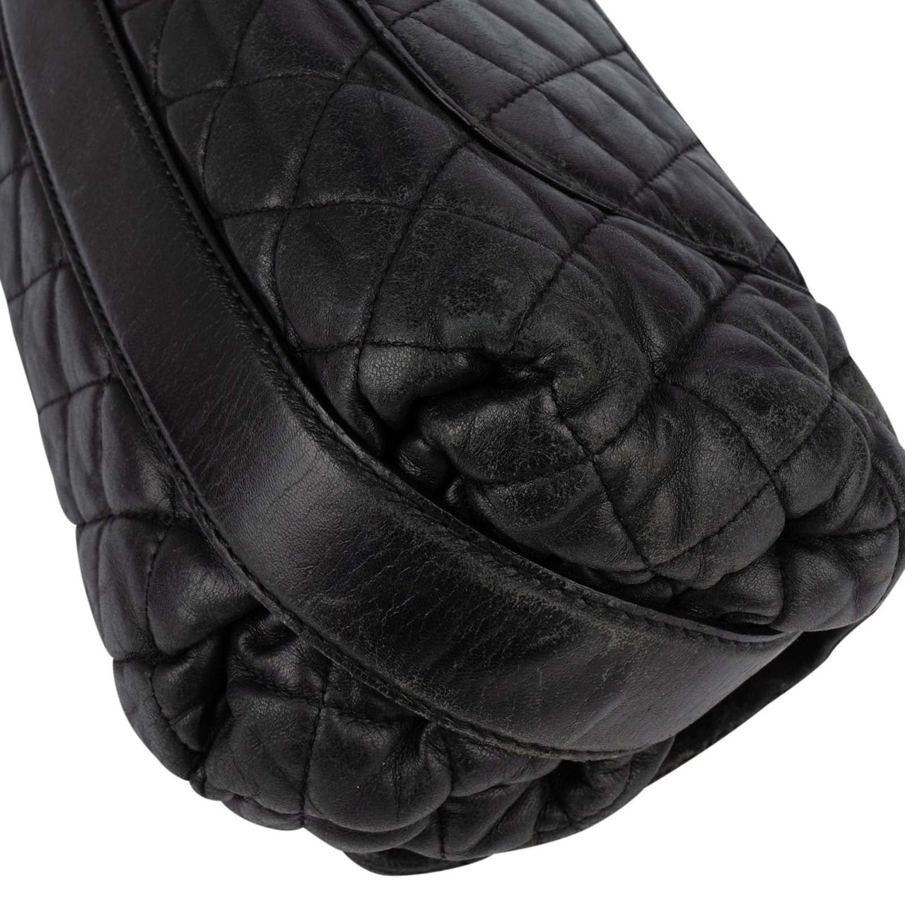 Chanel Chanel Quilted Lambskin Single Flap Crossbody Bag Zwart