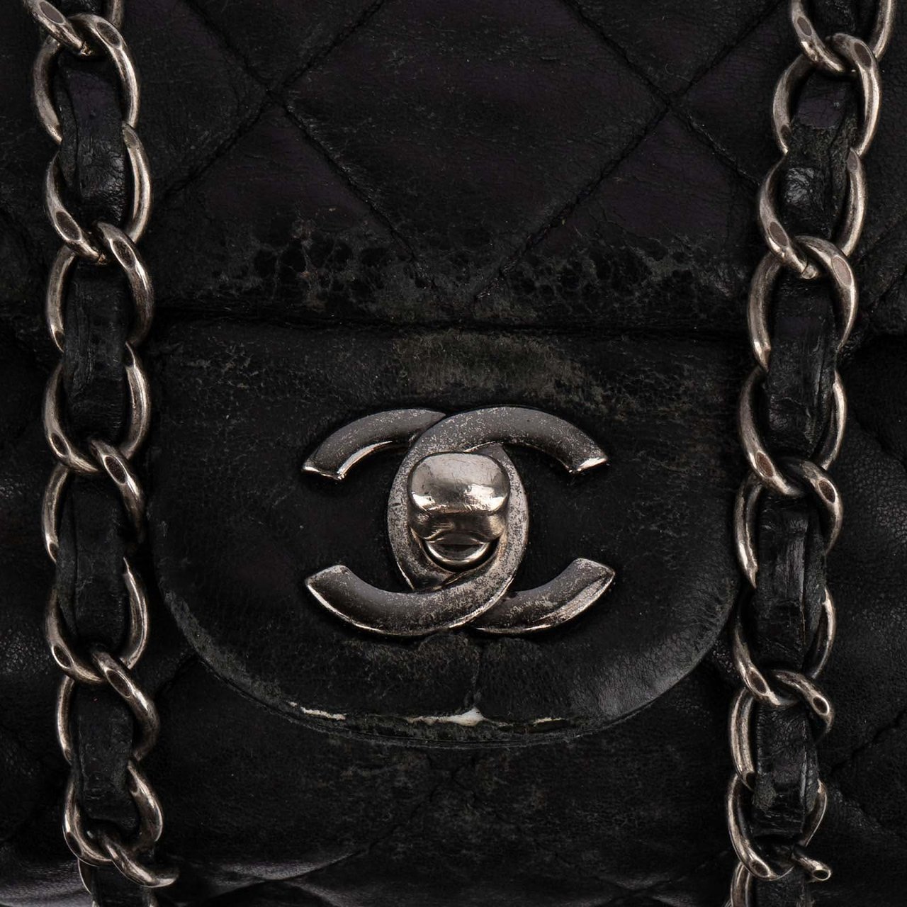 Chanel Chanel Quilted Lambskin Single Flap Crossbody Bag Zwart