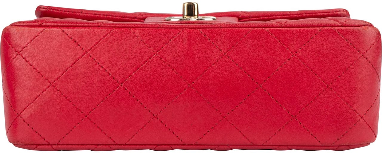 Chanel Chanel Quilted Lambskin Small Single Flap Crossbody Bag Rood