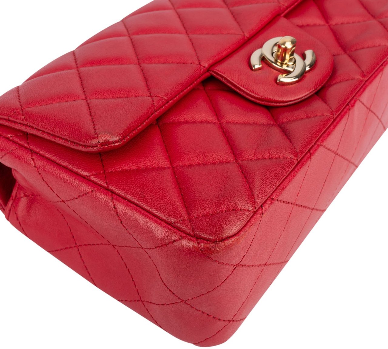 Chanel Chanel Quilted Lambskin Small Single Flap Crossbody Bag Rood