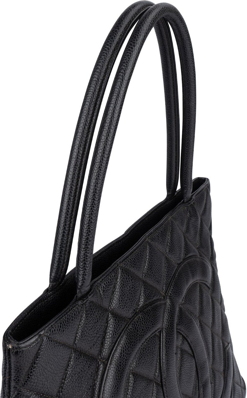 Chanel Chanel Quilted Caviar Leather CC Medallion Handbag Zwart
