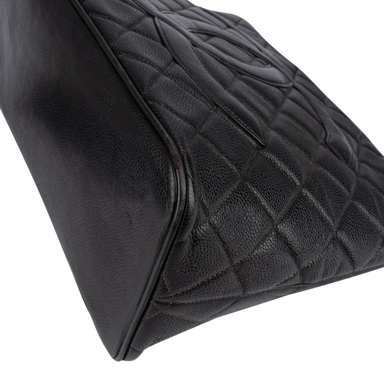 Chanel Chanel Quilted Caviar Leather CC Medallion Handbag Zwart