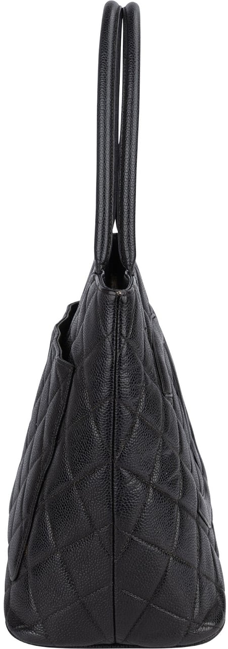 Chanel Chanel Quilted Caviar Leather CC Medallion Handbag Zwart