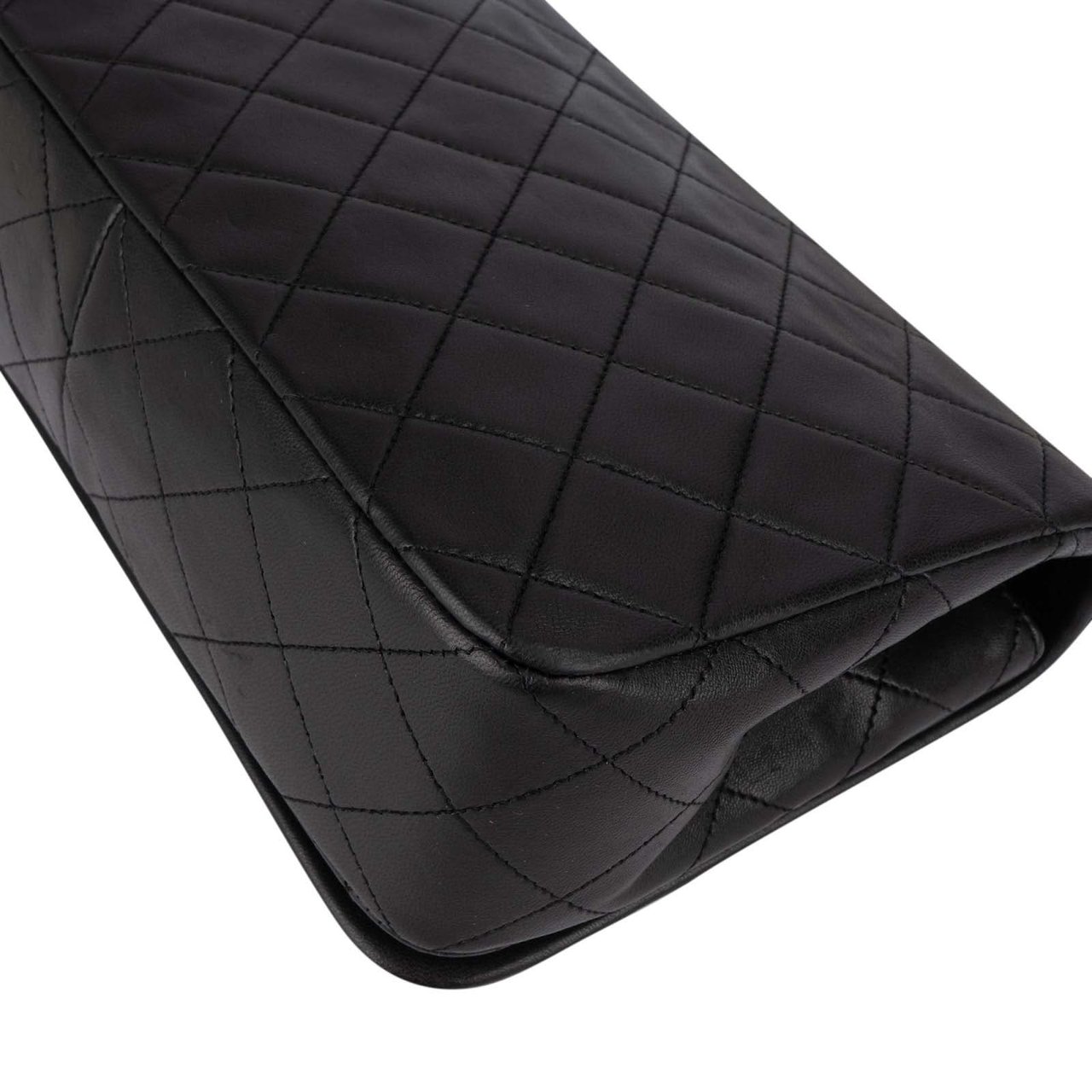 Chanel Chanel Quilted Lambskin 24K Gold Turnlock Single Flap Crossbody Bag Zwart