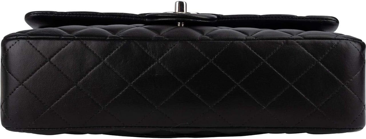 Chanel Chanel Quilted Lambskin Medium Double Flap Crossbody Bag Zwart