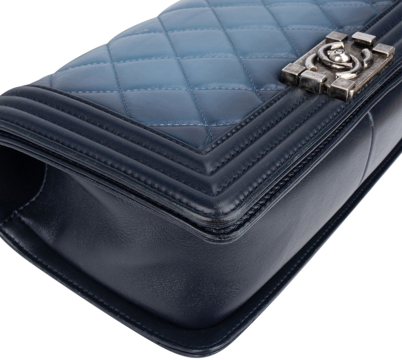 Chanel Chanel Quilted Lambskin Boy Single Flap Crossbody Bag Blauw