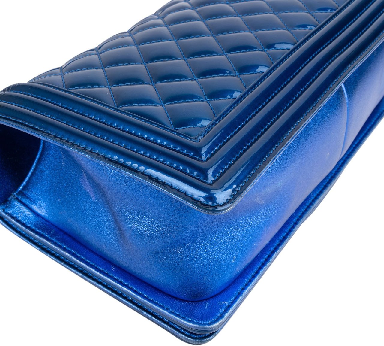 Chanel Chanel Quilted Patent Leather Boy Single Flap Crossbody Bag Blauw